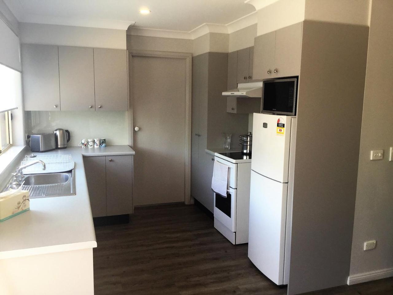 Tic Tac Toe Quality Accommodation Армидейл Экстерьер фото